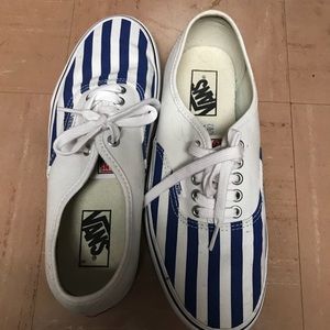 Women’s Vans, size 9